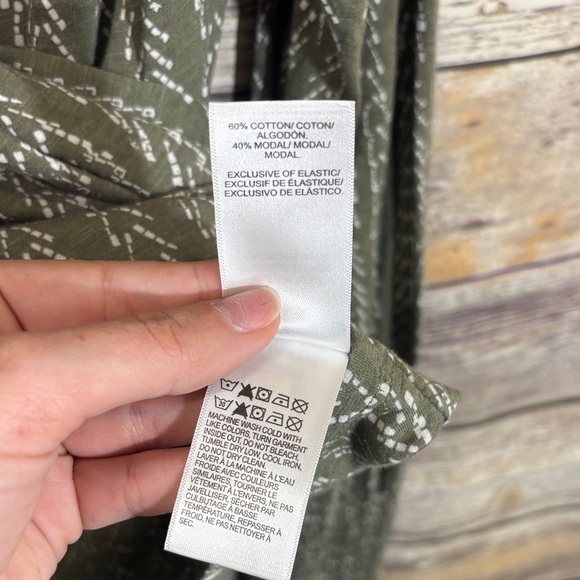 Lucky Brand Blouse Long Sleeve Top L Large Sage Green Patterned Shirred Loose - Picture 5 of 5